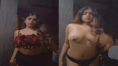 19yr Young Babe Desi Girl Expose Big Boobs